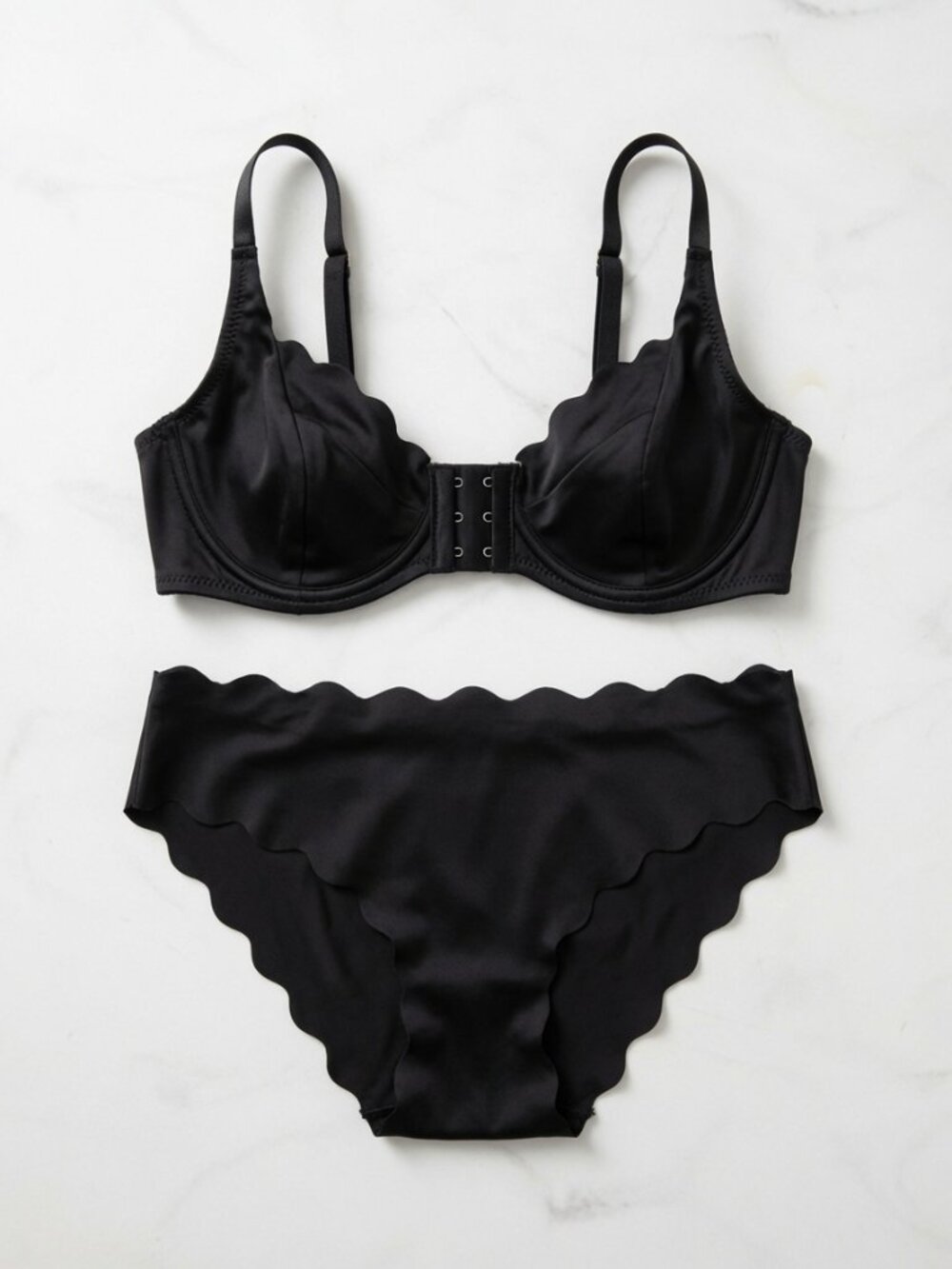 Scalloped Bra & Panty Lingerie Set